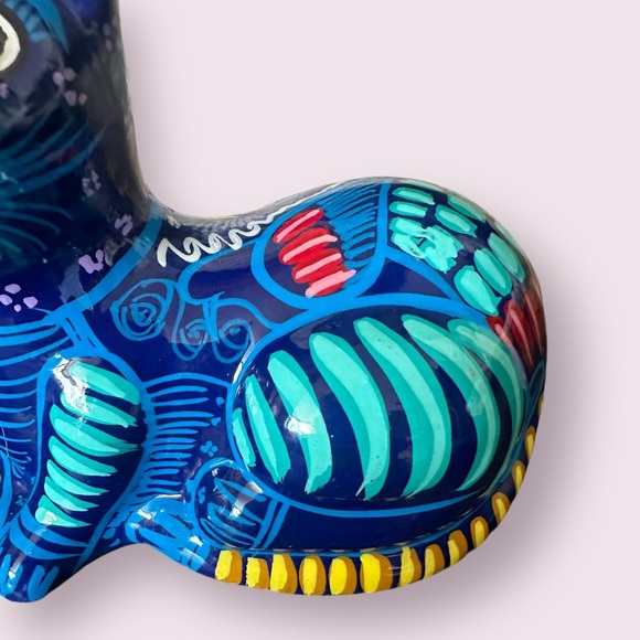 Vintage Hand Painted Ceramic Mexican Folk Art Talavera Cat Figurine With Flowers - Picture 2 of 11